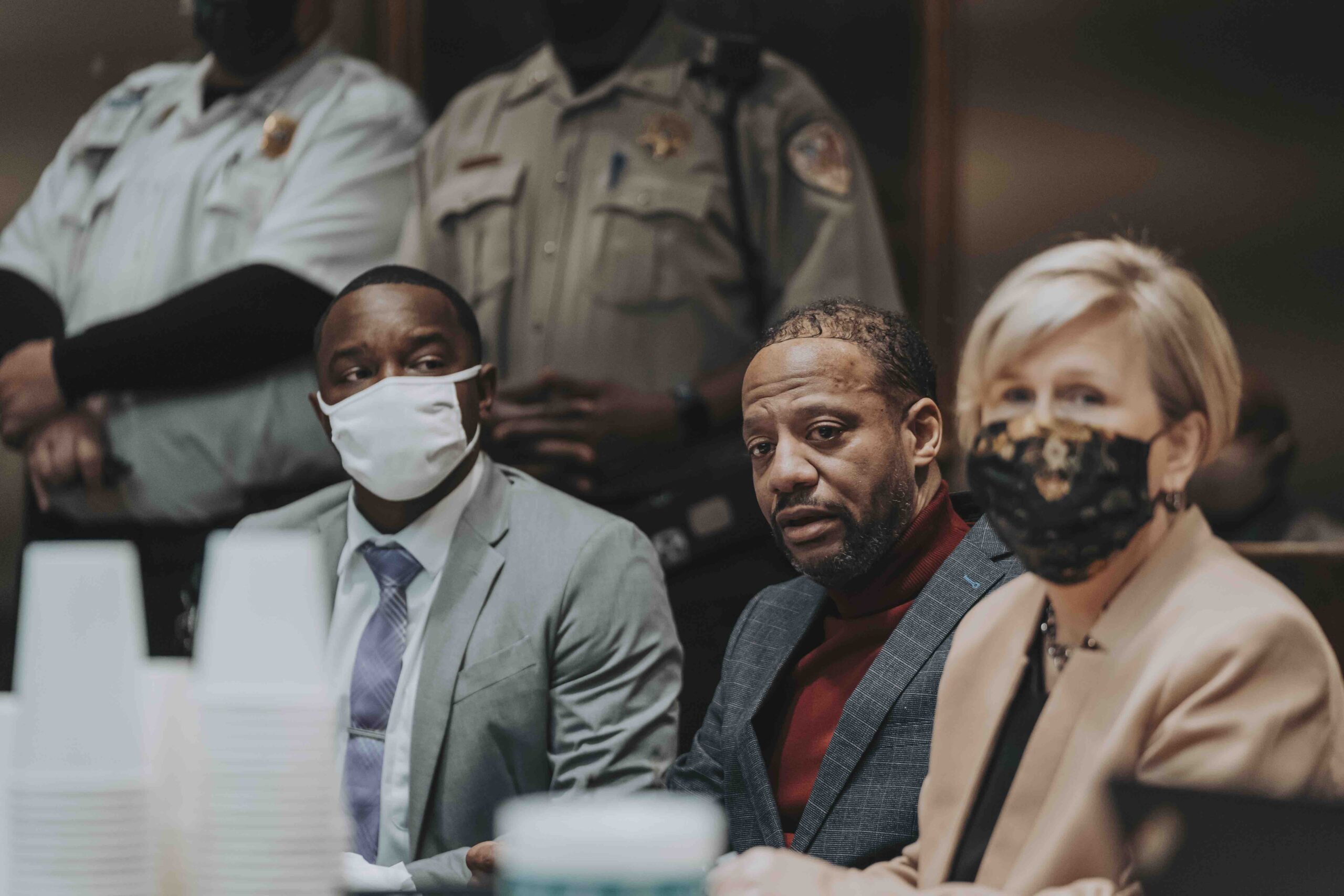 Pervis Payne, middle, with his attorneys David Fletcher and Kelley Henry of the Federal Defender on Nov. 23, 2021 (Image: Laramie Renae/Innocence Project) 