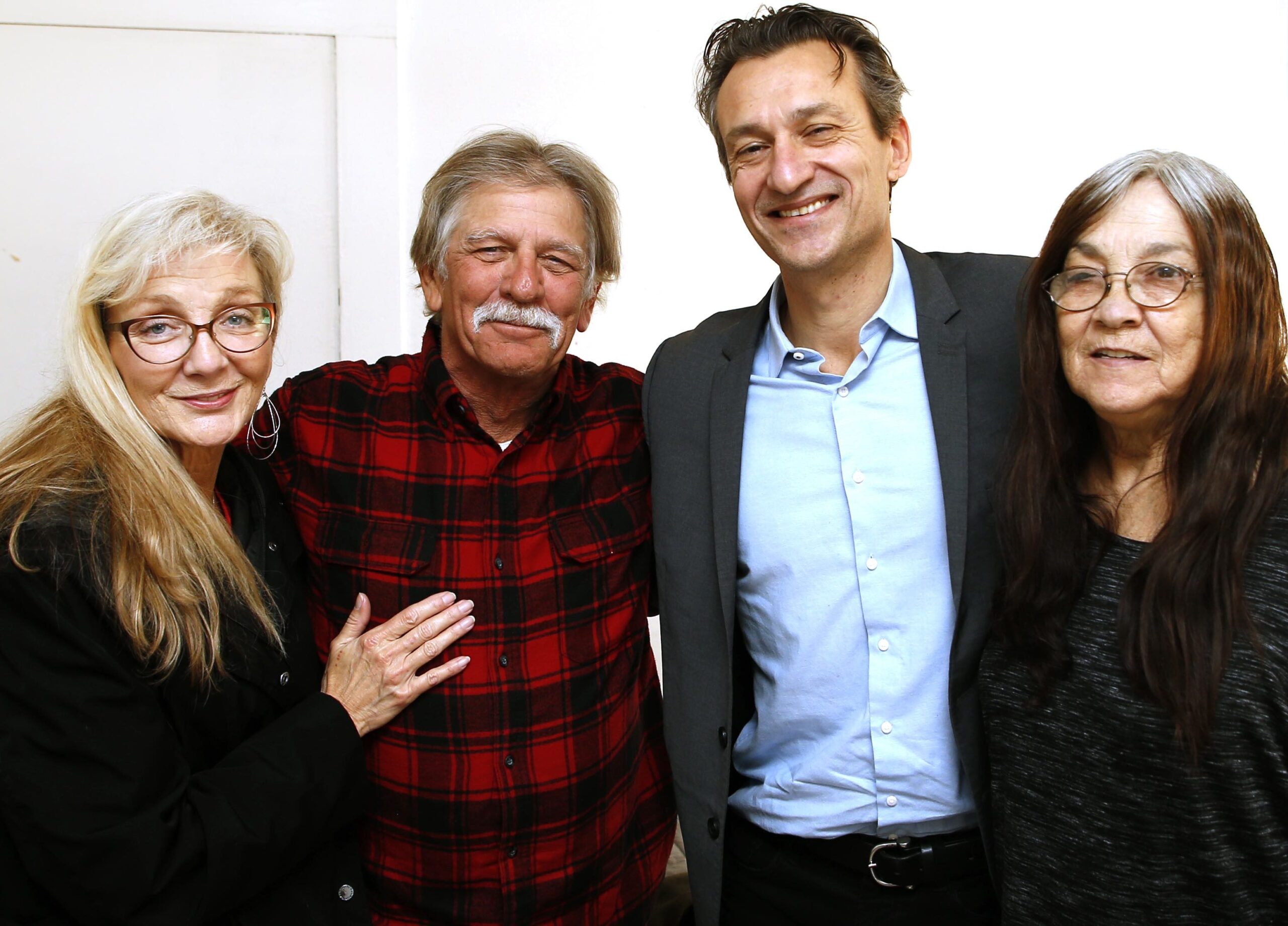 Steven Mark Chaney at his east Dallas home in December 2018. Pictured (L-R): local counsel Julie Lesser, Steven Chaney, Innocence Project Director of Strategic Litigation Chris Fabricant and Chaney's wife, Lenora Chaney. (Image: Ron Jenkins)