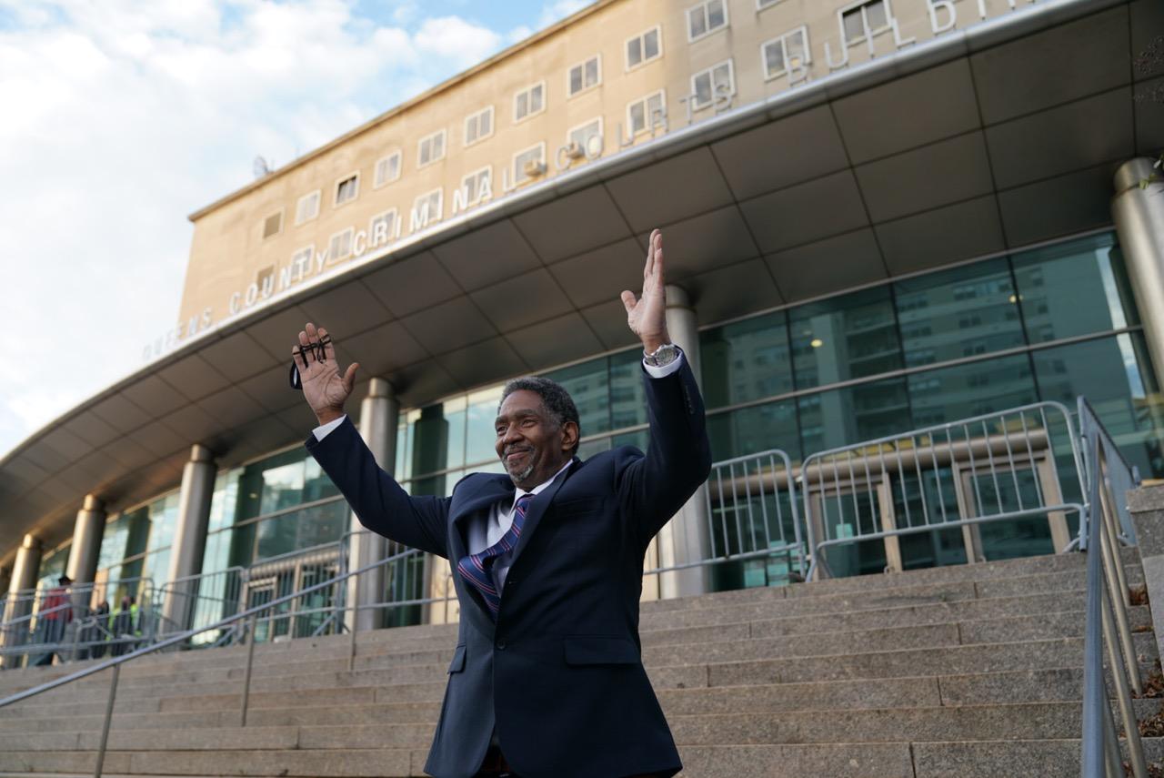 Jaythan Kendrick, who was freed and exonerated after 25 years, celebrates after his hearing in Queens on Nov. 19, 2020. (Image: Ben Hider for AP/ Innocence Project)
