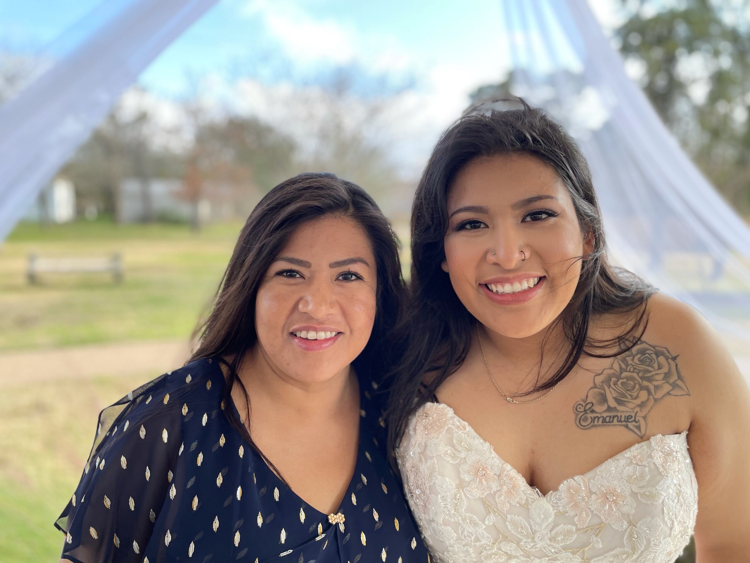 Rosa Jimenez and her daughter Brenda on her wedding day. (Image: Vanessa Potkin/Innocence Project)