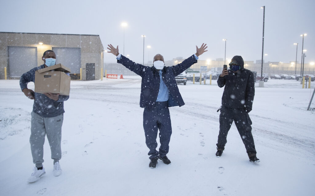 Termaine Hicks was released from SCI Phoenix Prison on Dec. 16, 2020, in Collegeville, Penn. His brothers Tone Hicks and Tyron McClendon greeted him upon release. (Image: Jason E. Miczek/AP Images for the Innocence Project)