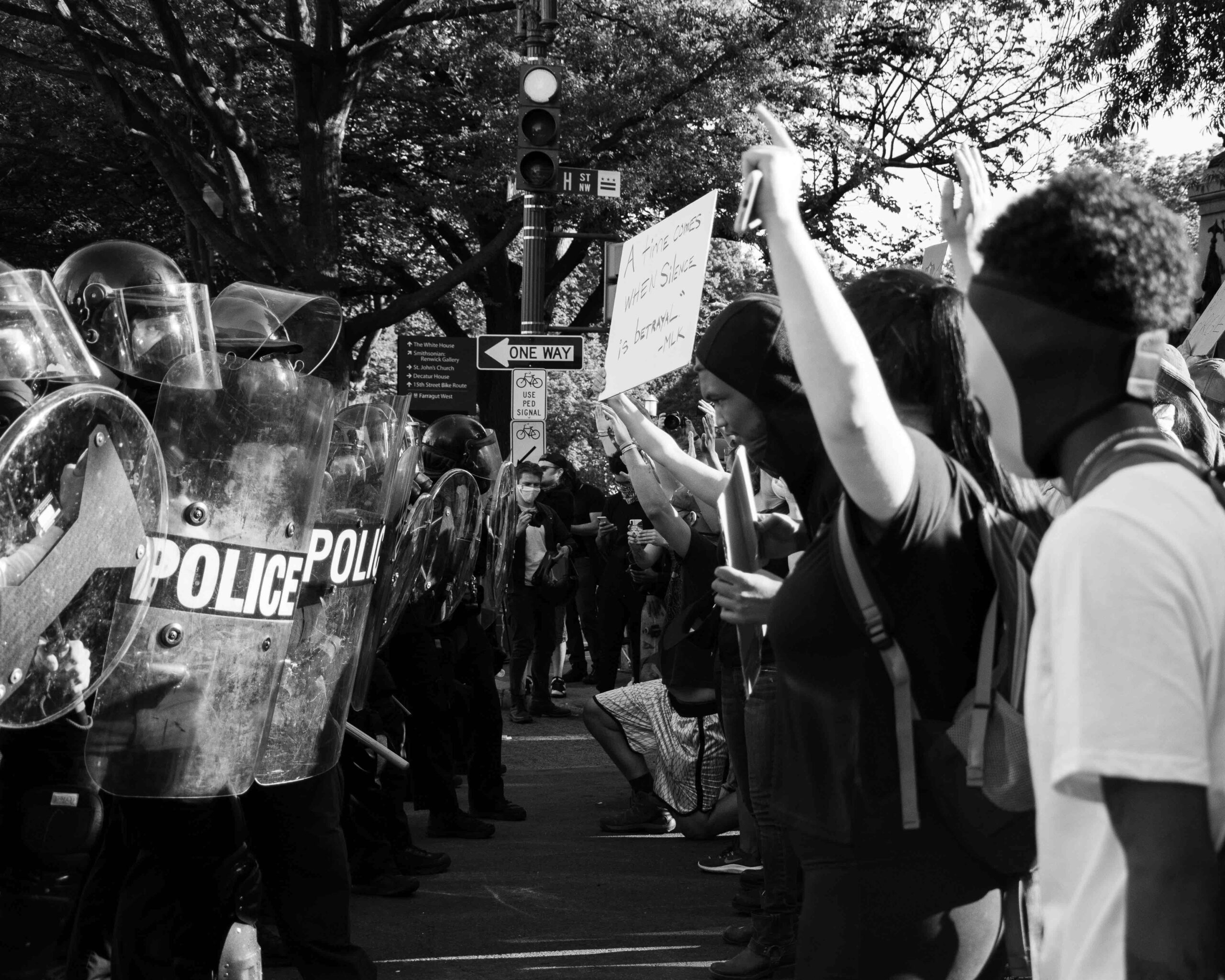 Police and protesters at a Black Lives Matter rally in Washington, D.C., in 2020. (Image: Koshu Kunii/Unsplash)