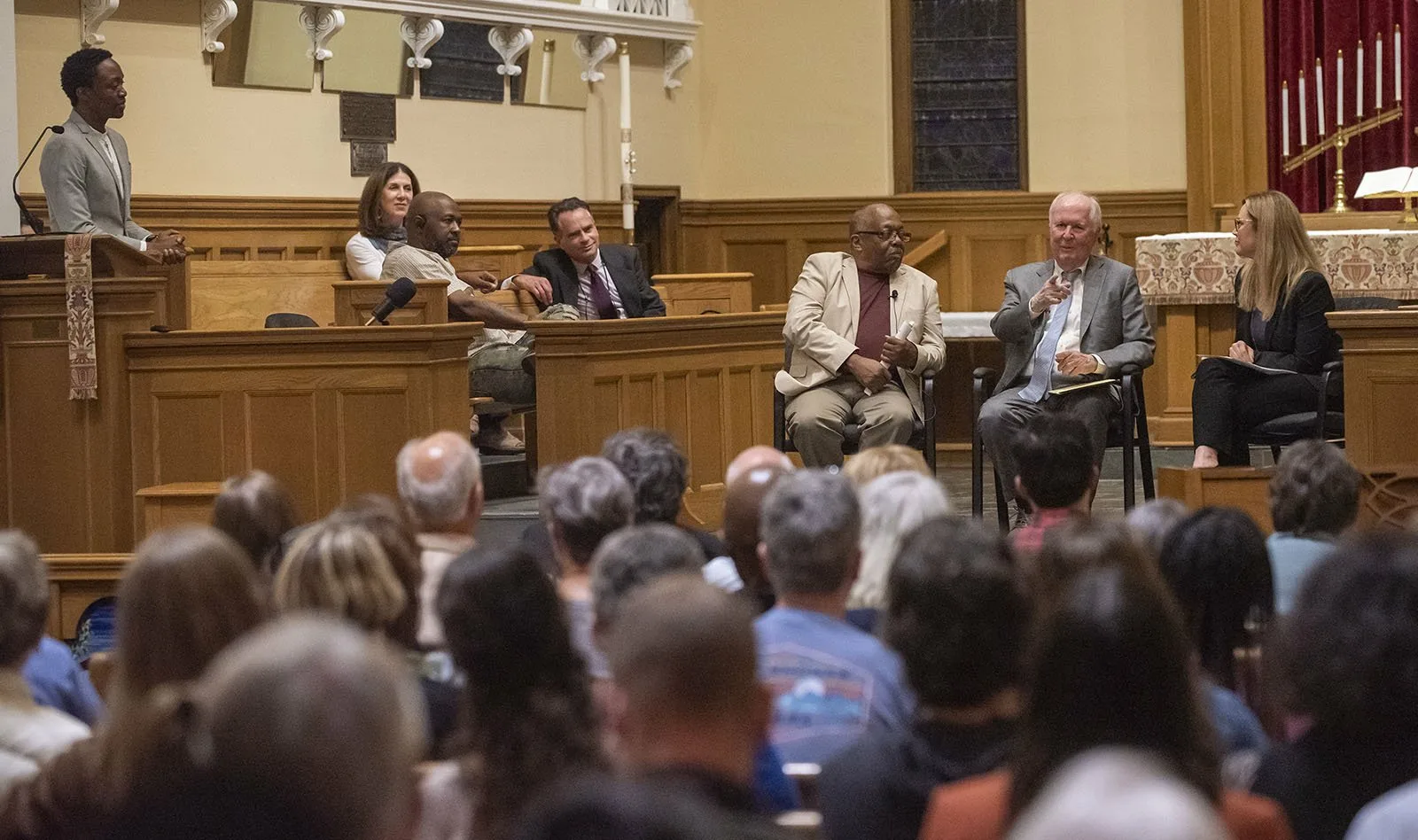 Greater Birmingham Ministries Executive Director Scott Douglas, former Alabama Attorney General Bill Baxley, and Earwitness podcast host Beth Shelburne at April 16, 2023 event in support of Toforest Johnson, Highlands United Methodist Chruch in Birmingham. (Image: Bernard Troncale)