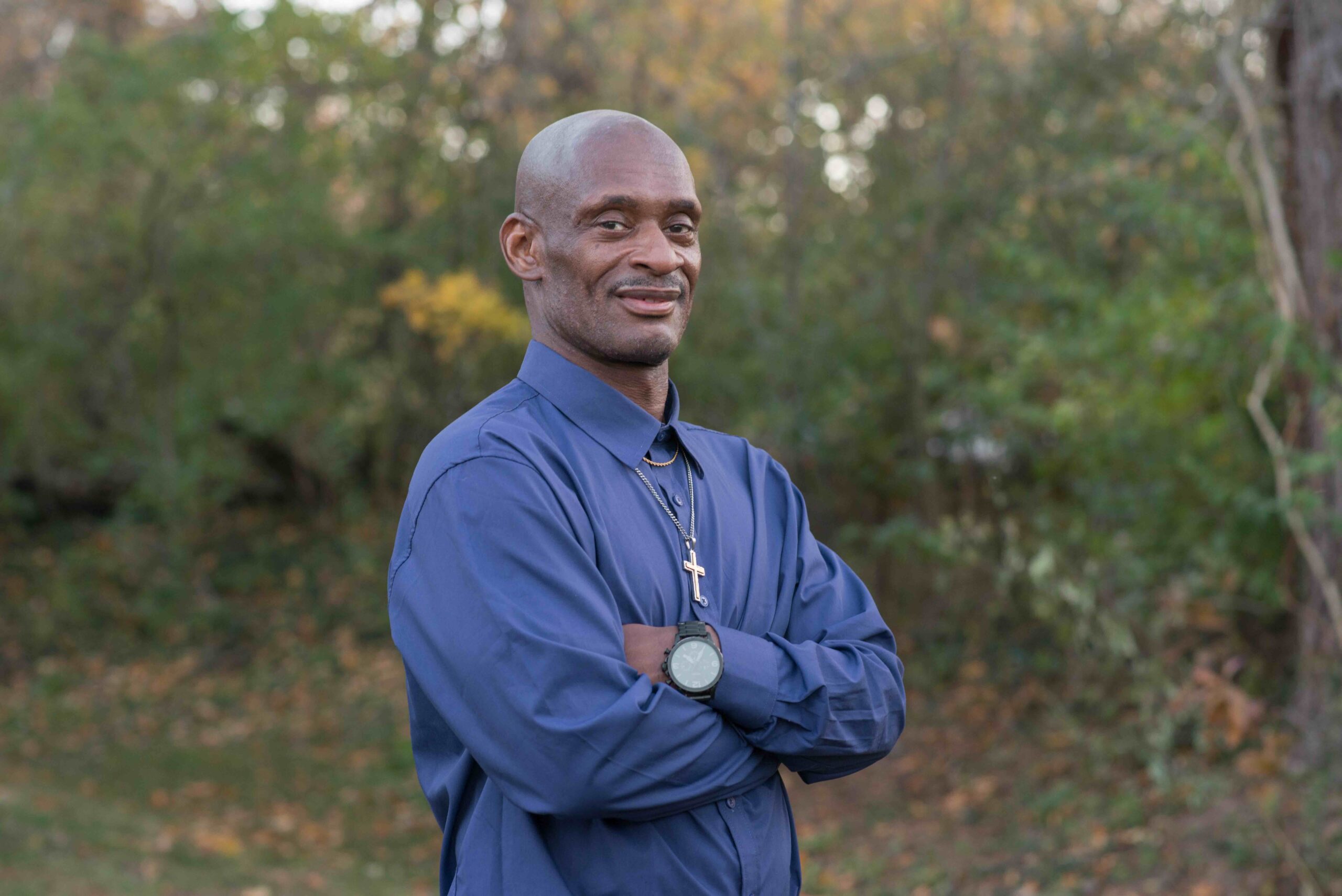 Danny Davis poses for a portrait outside his home in Carbondale, Ill., on Nov. 12, 2025. (Image: Neeta Satam/Innocence Project)
