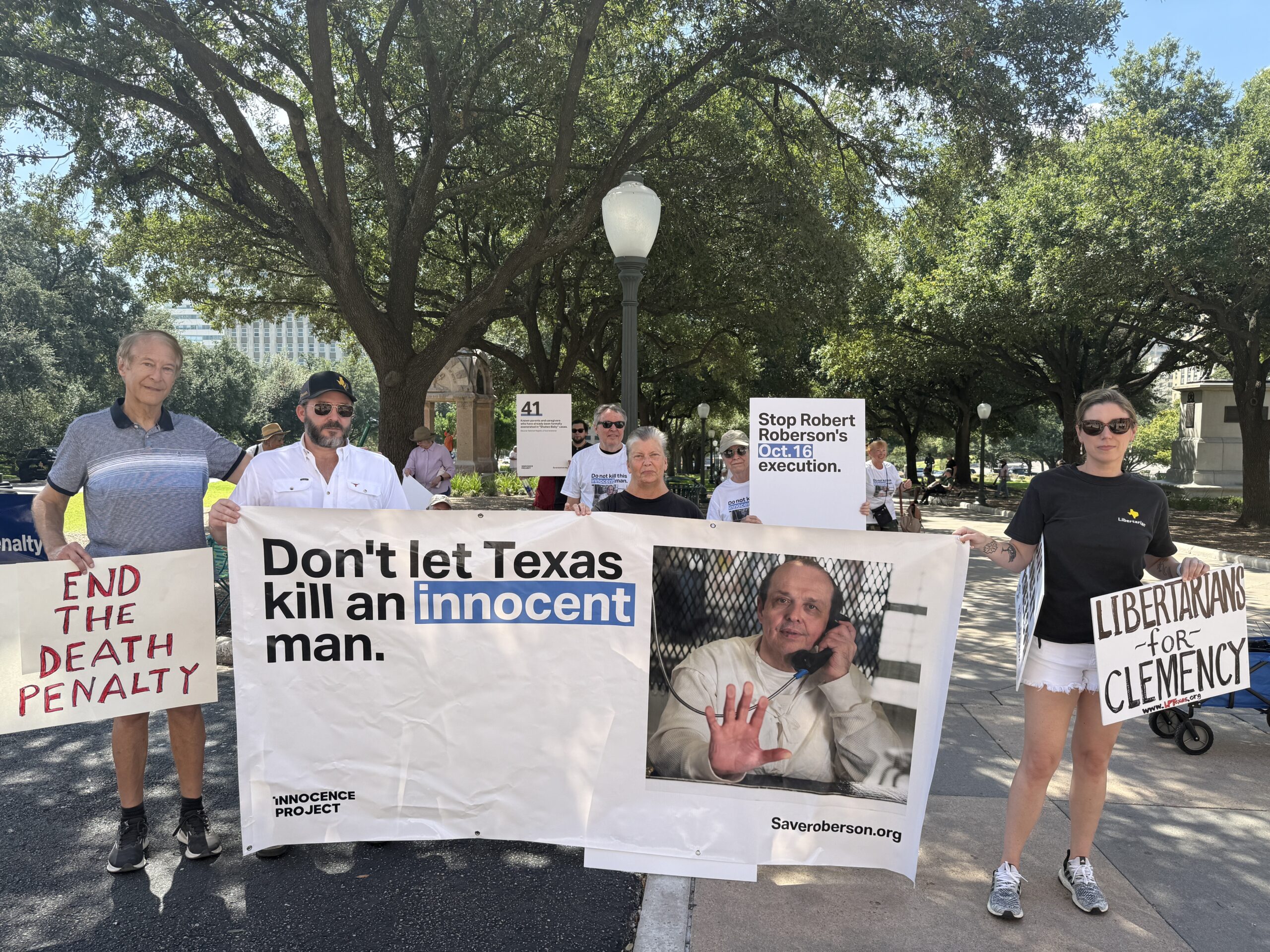 Supporters for Robert Roberson showed up to rally for his life at the Texas Capitol on Oct. 4, 2025 (Alicia Maule for the Innocence Project). 