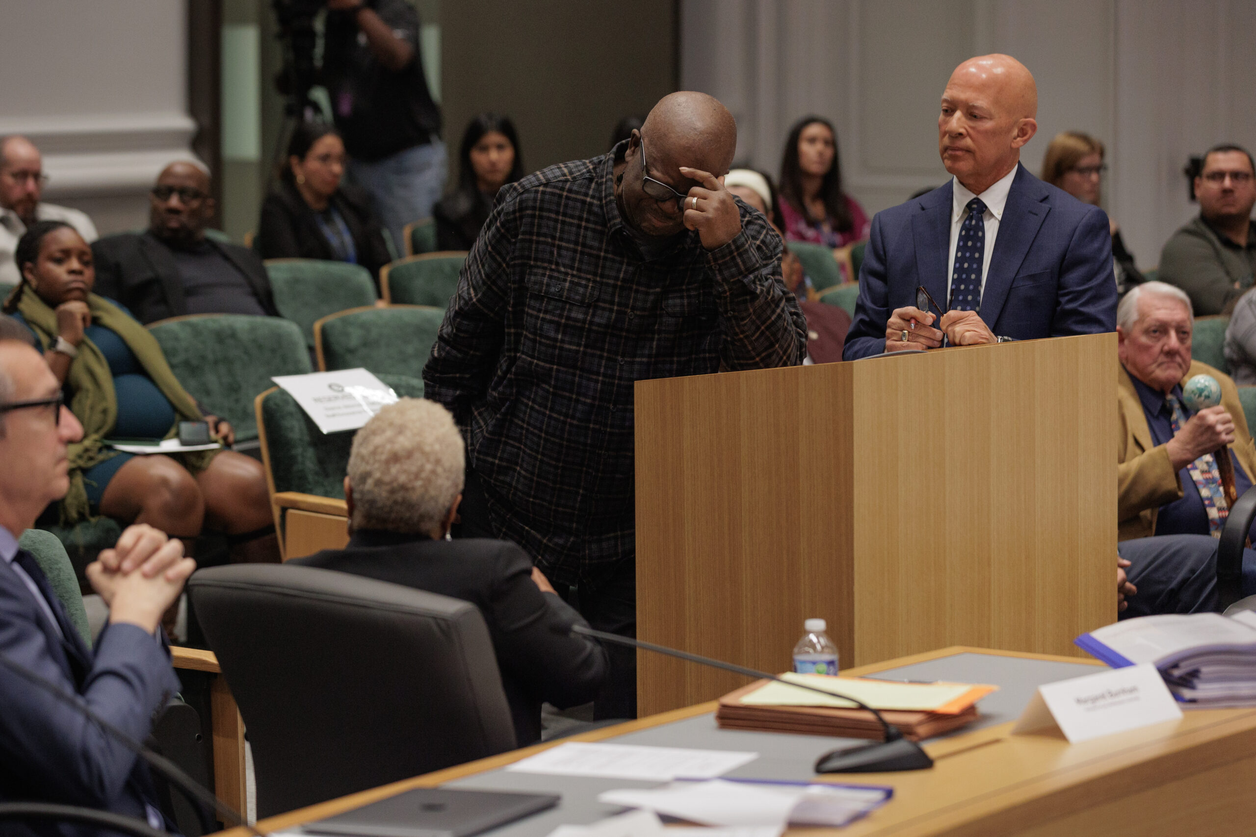 Edward Smith testifies at the posthumous hearing for his father, Tommy Lee Walker on Jan. 21, 2026. (Photo: Shelby Tauber for the Innocence Project)